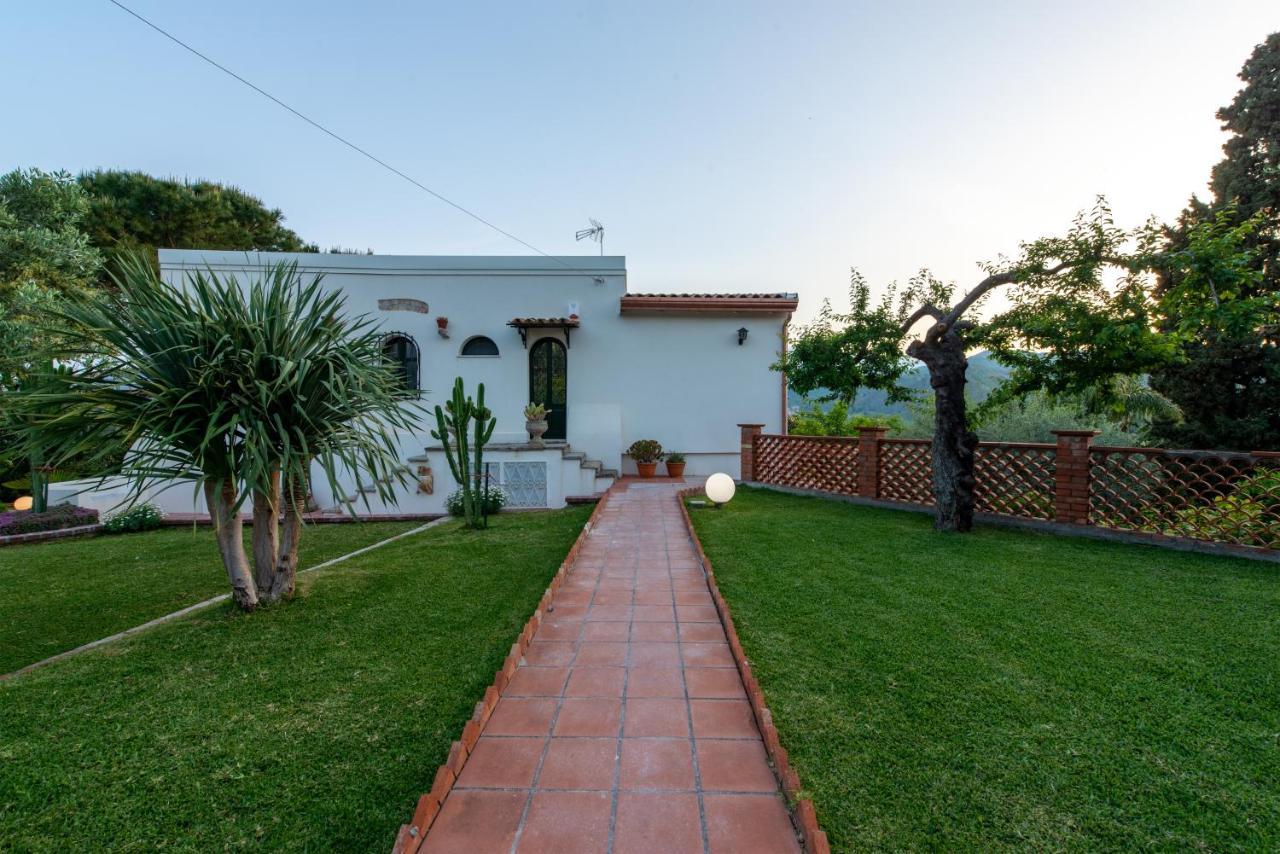 Villa With Pool & Jacuzzi Taormina Exterior foto