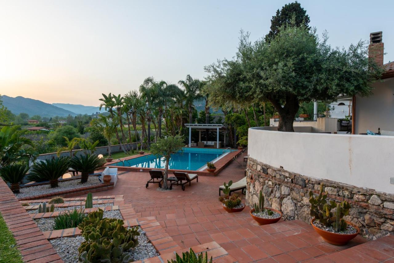 Villa With Pool & Jacuzzi Taormina Exterior foto