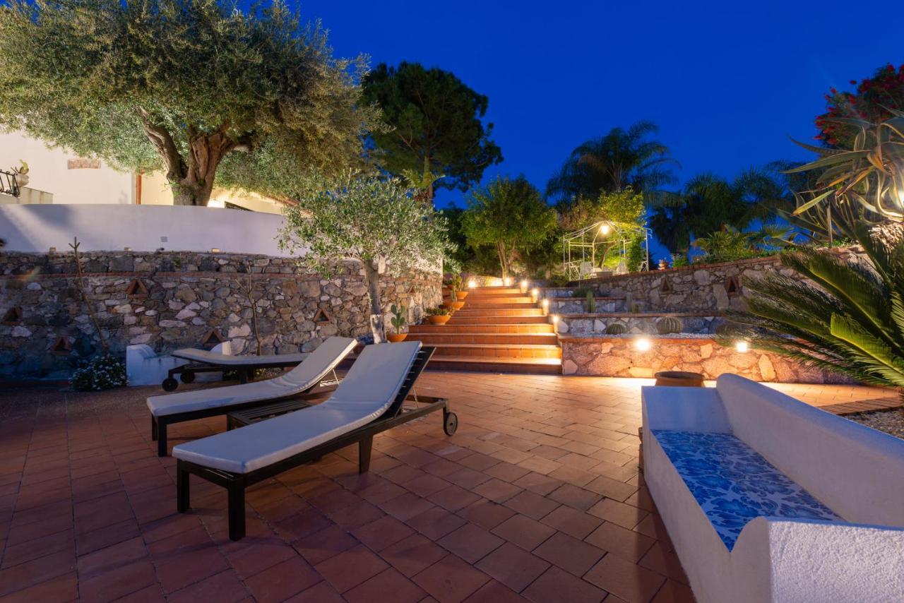 Villa With Pool & Jacuzzi Taormina Exterior foto