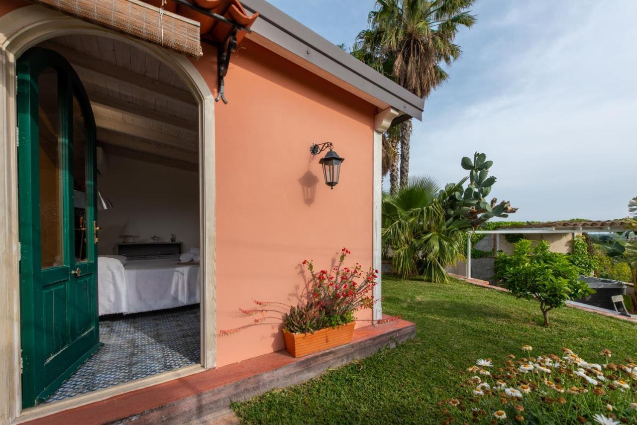 Villa With Pool & Jacuzzi Taormina Exterior foto