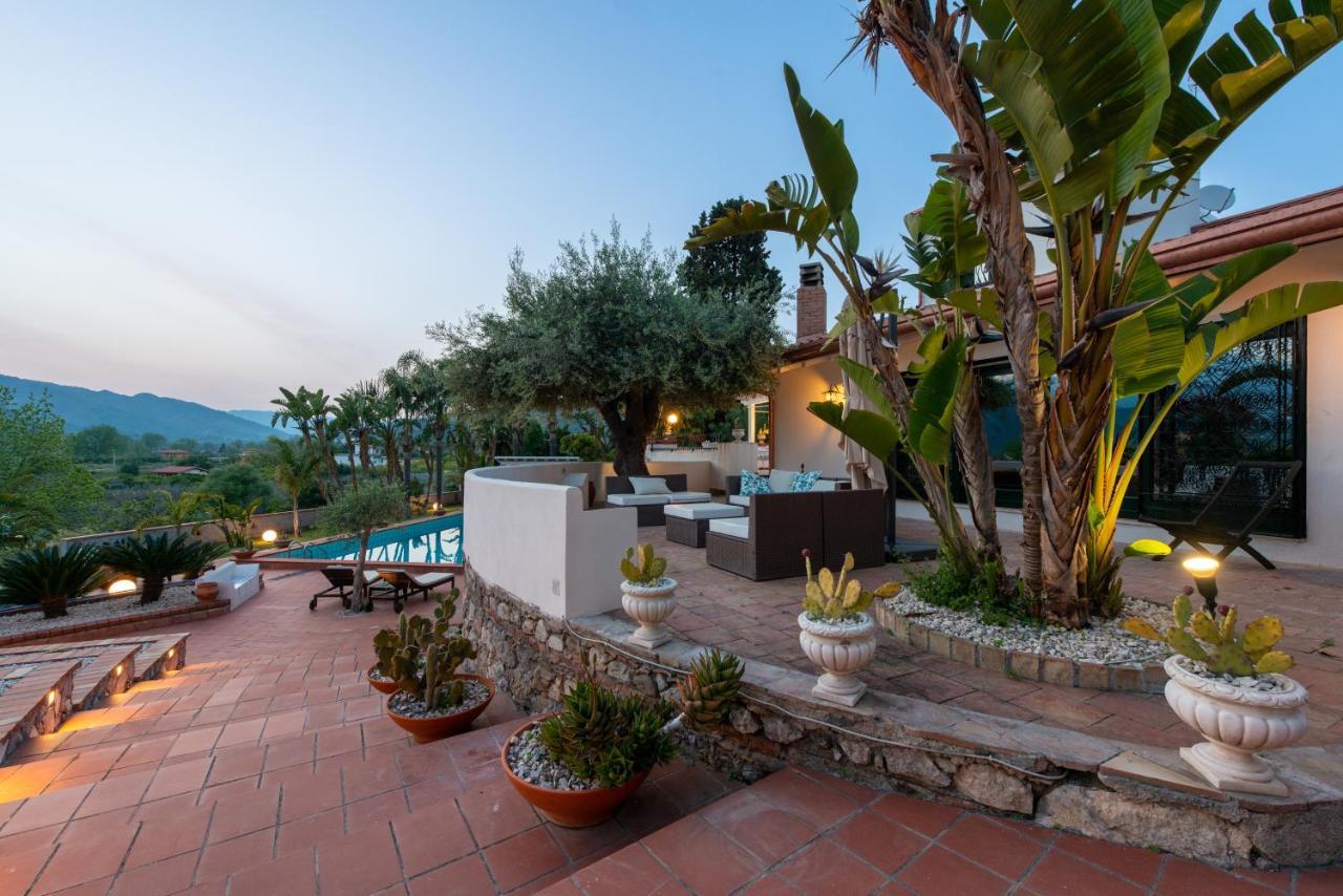 Villa With Pool & Jacuzzi Taormina Exterior foto