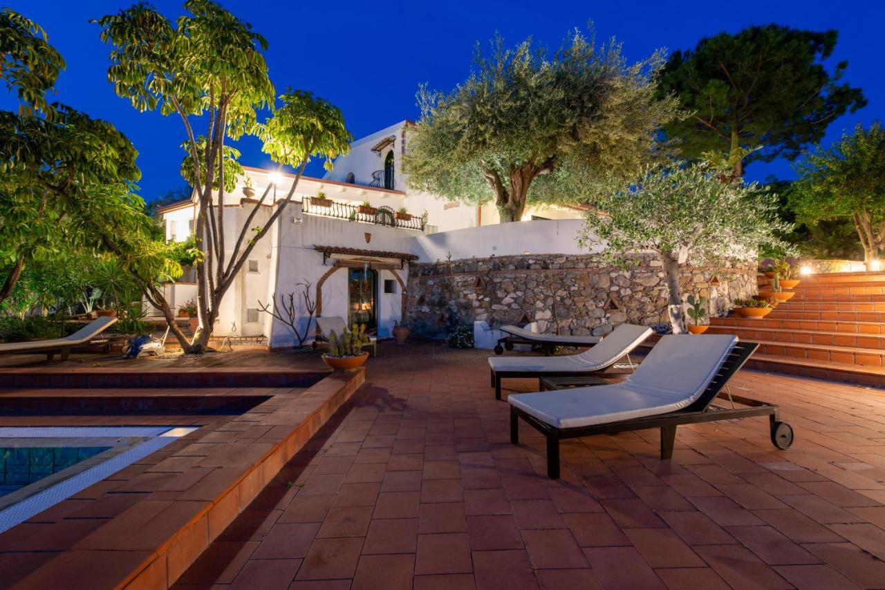 Villa With Pool & Jacuzzi Taormina Exterior foto