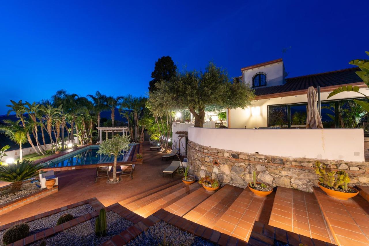 Villa With Pool & Jacuzzi Taormina Exterior foto